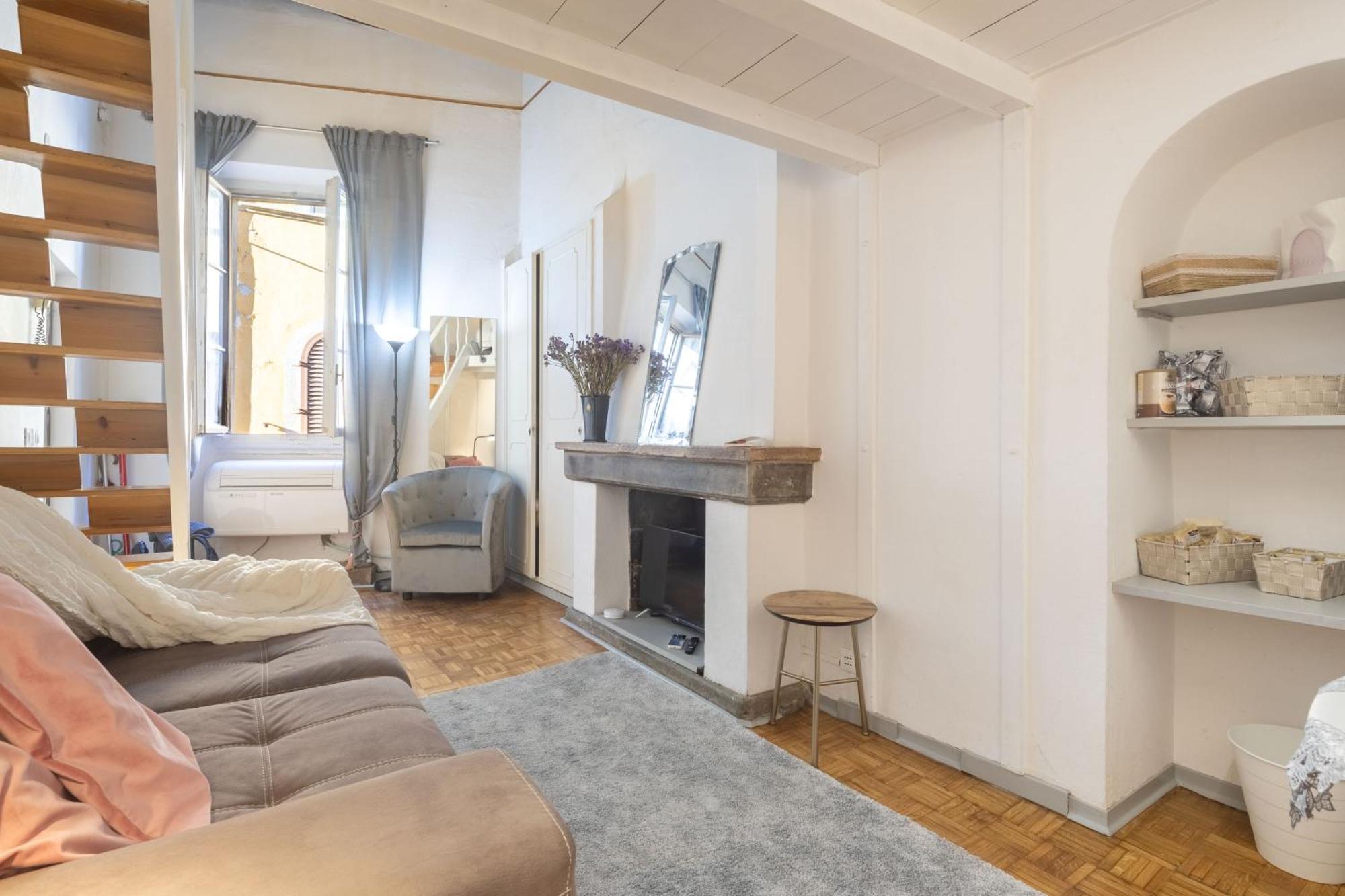 Charm Flat In Center * Florencia
